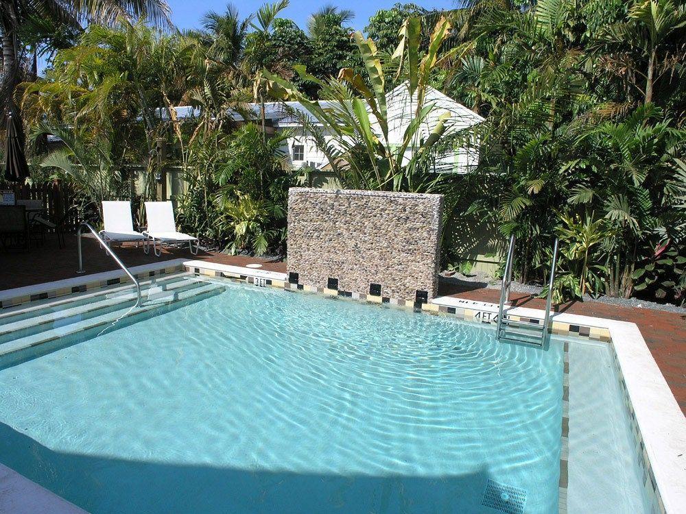 Travelers Palm Inn Ки-Уэст Экстерьер фото