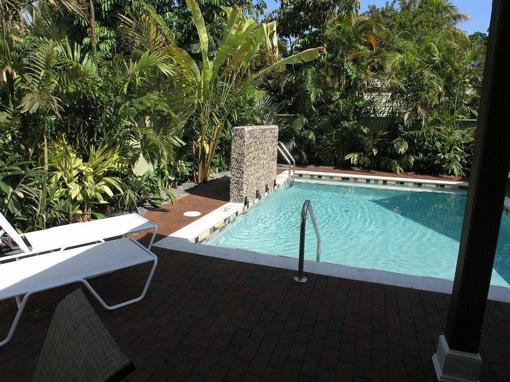 Travelers Palm Inn Ки-Уэст Экстерьер фото